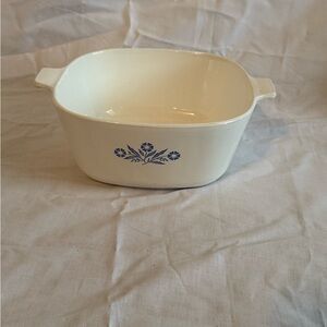 Vintage blue cornflower 2.5 qt Corning ware P-2 1/2-B
